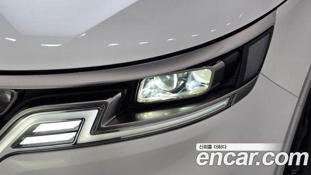 Kia Canival 2023 — photo 8