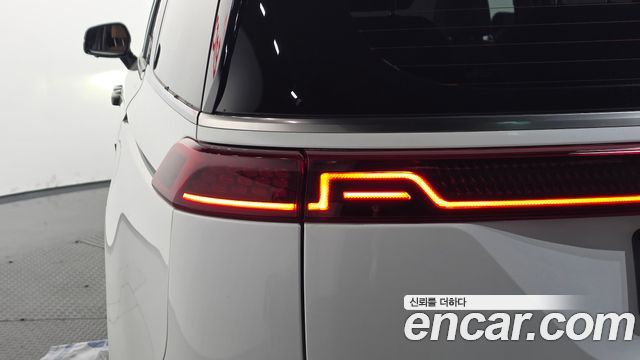 Kia Canival 2023 — photo 9