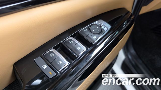 Kia Canival 2023 — photo 28