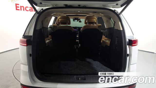 Kia Canival 2023 — photo 29