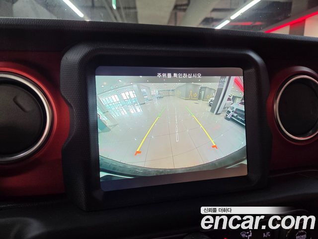 Jeep Wrangler 2020 — photo 14