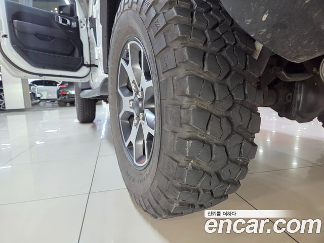 Jeep Wrangler 2020 — photo 16