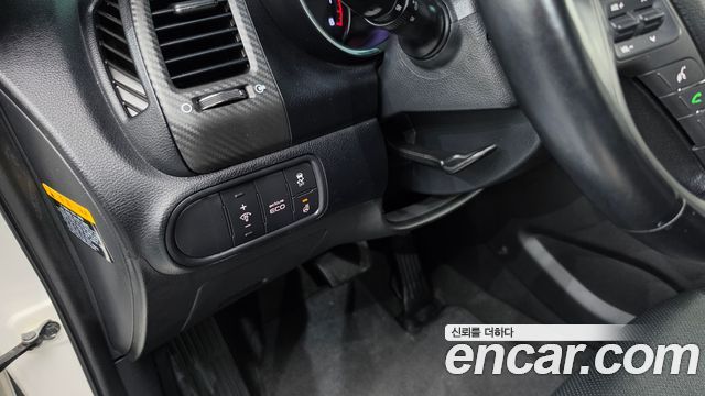 Kia K3 2013 — photo 23
