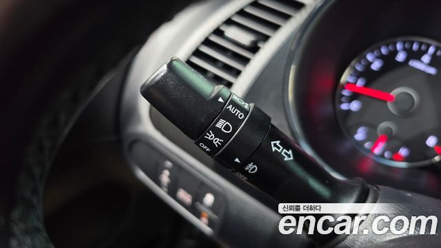 Kia K3 2013 — photo 26