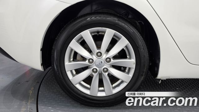 Kia K3 2013 — photo 7