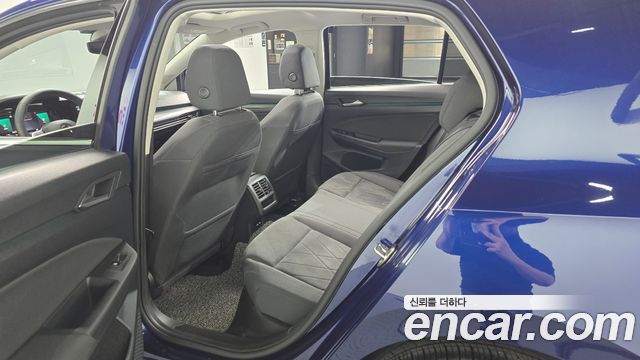 Volkswagen Golf 2022 — photo 17