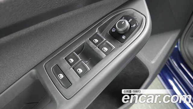 Volkswagen Golf 2022 — photo 25