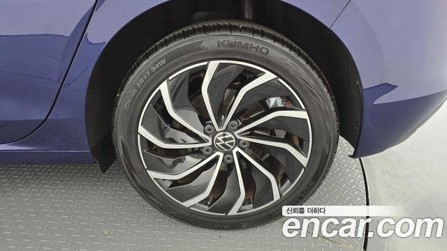 Volkswagen Golf 2022 — photo 7