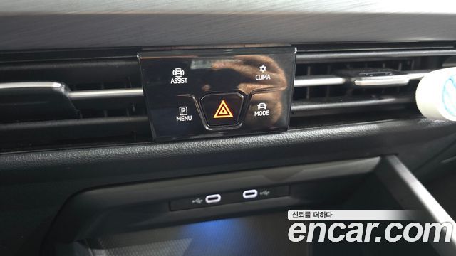 Volkswagen Golf 2022 — photo 29