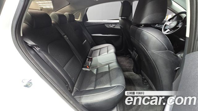 Kia K3 2022 — photo 18