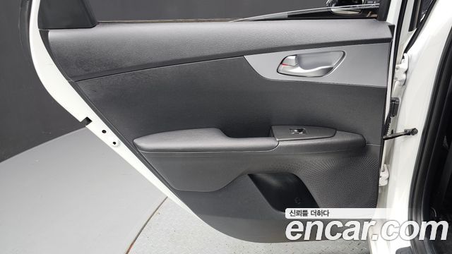 Kia K3 2022 — photo 15