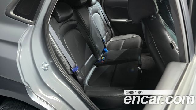 Hyundai Kona 2021 — photo 17