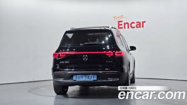 Mercedes-Benz EQB 2024 — photo 4