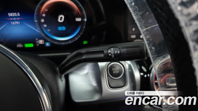 Mercedes-Benz EQB 2024 — photo 12