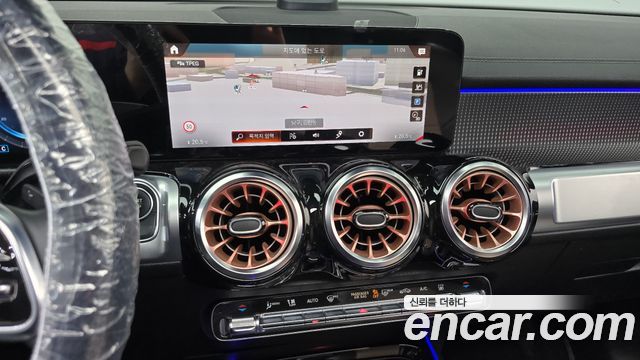 Mercedes-Benz EQB 2024 — photo 21