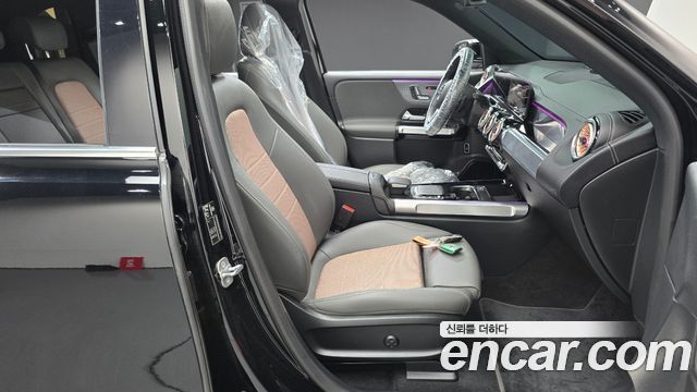 Mercedes-Benz EQB 2024 — photo 16