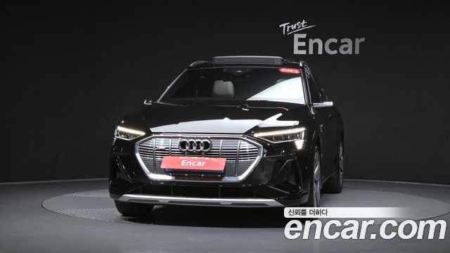 Audi e-tron 2021 — photo 3