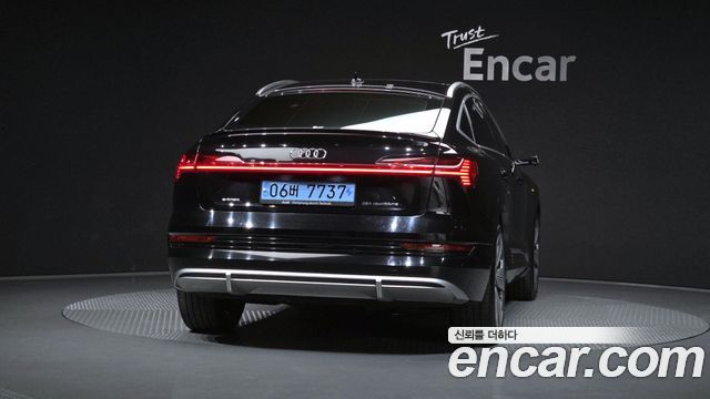Audi e-tron 2021 — photo 4