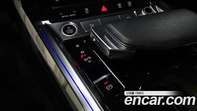 Audi e-tron 2021 — photo 12