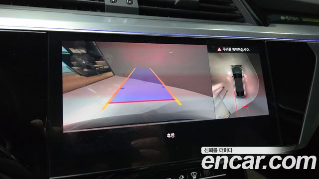 Audi e-tron 2021 — photo 20