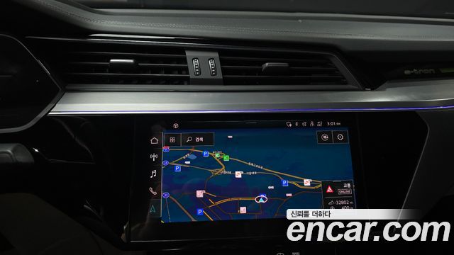 Audi e-tron 2021 — photo 22