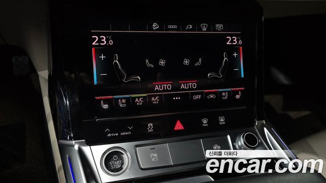 Audi e-tron 2021 — photo 23