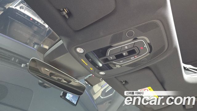 Audi e-tron 2021 — photo 24