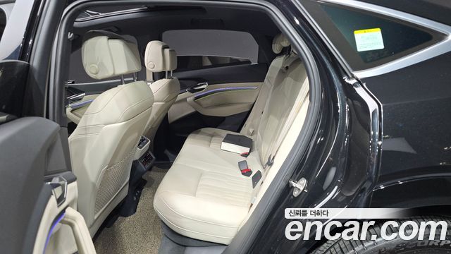 Audi e-tron 2021 — photo 16