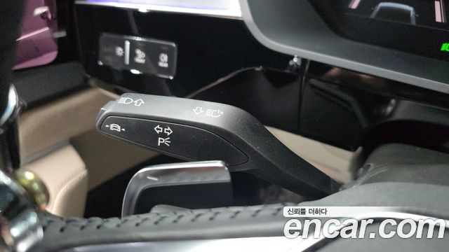 Audi e-tron 2021 — photo 27