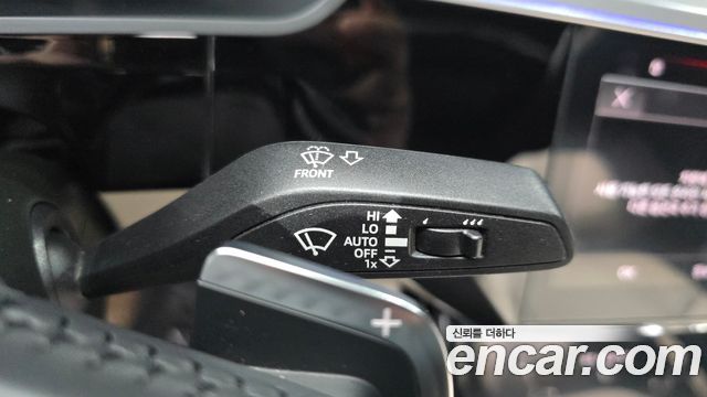 Audi e-tron 2021 — photo 28