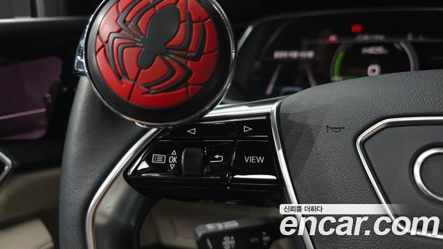 Audi e-tron 2021 — photo 29