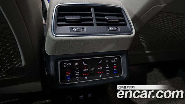 Audi e-tron 2021 — photo 34