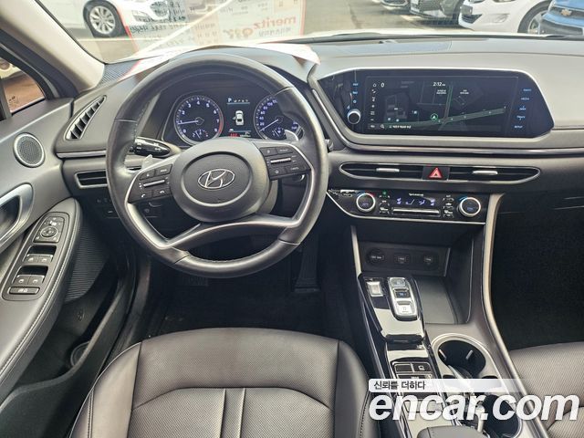 Hyundai Sonata 2022 — photo 16