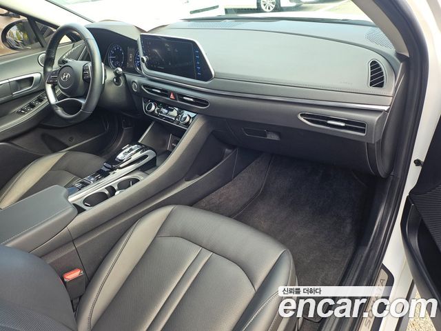 Hyundai Sonata 2022 — photo 18