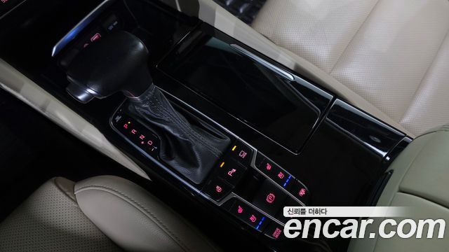 Kia K7 2017 — photo 9