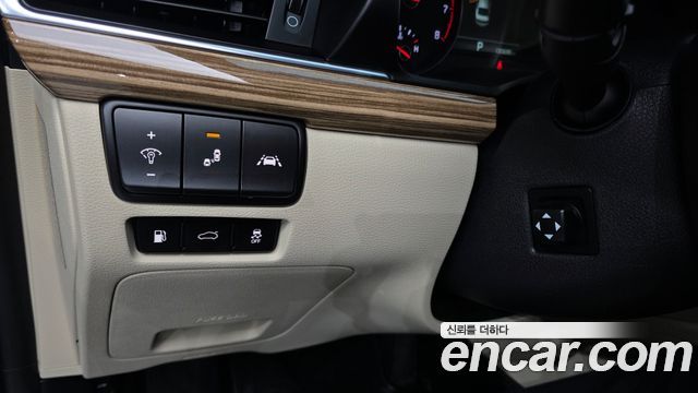 Kia K7 2017 — photo 13