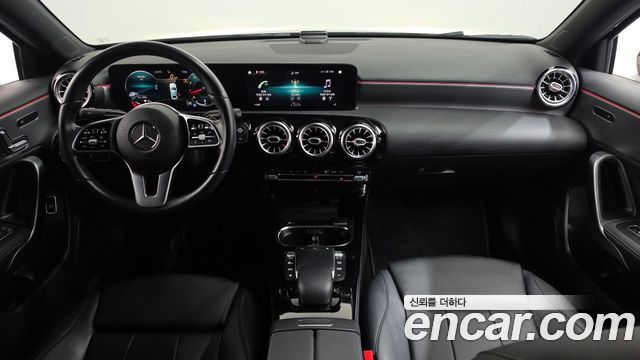 Mercedes-Benz A-Class 2021 — photo 10