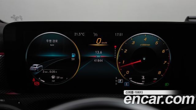 Mercedes-Benz A-Class 2021 — photo 11