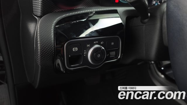 Mercedes-Benz A-Class 2021 — photo 27