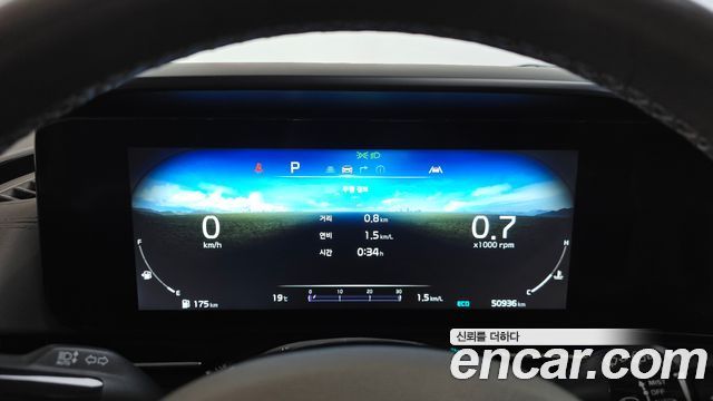 Kia Canival 2023 — photo 11