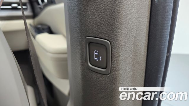 Kia Canival 2023 — photo 22