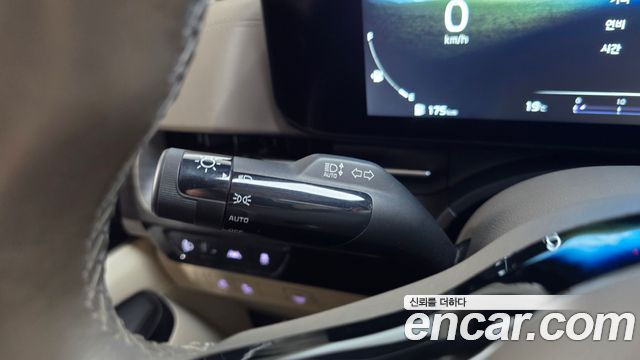 Kia Canival 2023 — photo 26