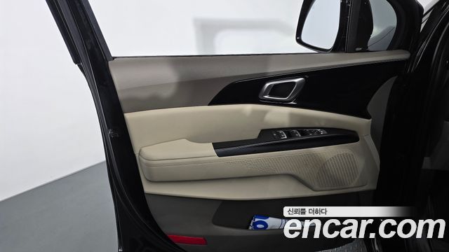 Kia Canival 2023 — photo 14
