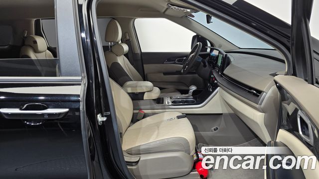 Kia Canival 2023 — photo 16