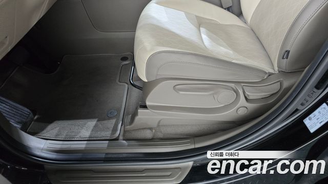Kia Canival 2023 — photo 27