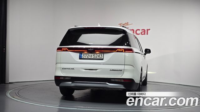 Kia Canival 2021 — photo 4