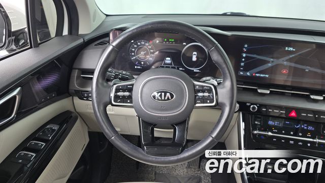 Kia Canival 2021 — photo 19