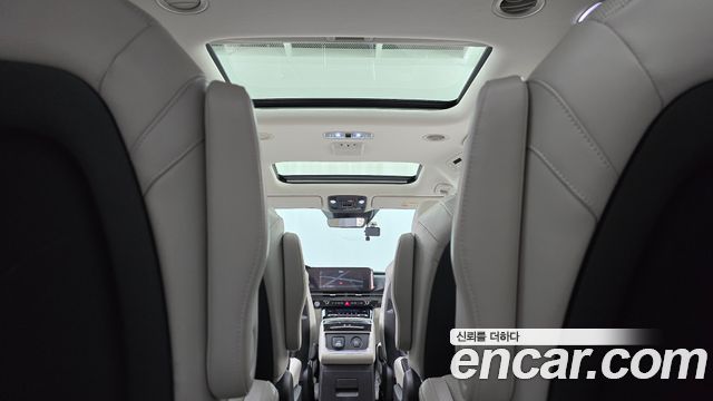 Kia Canival 2021 — photo 22