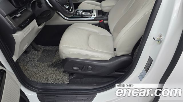 Kia Canival 2021 — photo 24