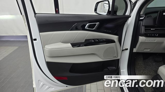 Kia Canival 2021 — photo 14